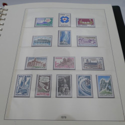 Collection timbres de France neufs 1977-1986 en album Lindner.