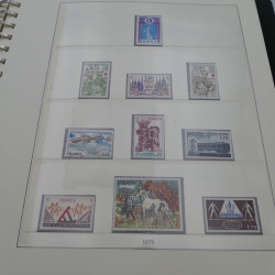 Collection timbres de France neufs 1977-1986 en album Lindner.