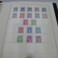 Collection timbres de France neufs 1977-1986 en album Lindner.