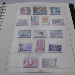 Collection timbres de France neufs 1977-1986 en album Lindner.