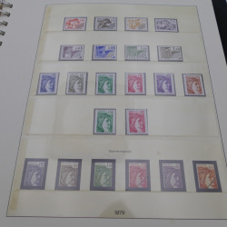 Collection timbres de France neufs 1977-1986 en album Lindner.