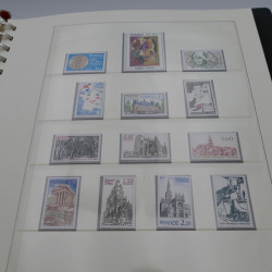 Collection timbres de France neufs 1977-1986 en album Lindner.