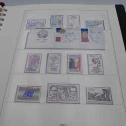 Collection timbres de France neufs 1977-1986 en album Lindner.