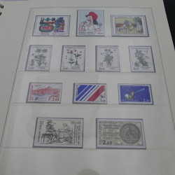 Collection timbres de France neufs 1977-1986 en album Lindner.