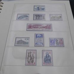 Collection timbres de France neufs 1977-1986 en album Lindner.