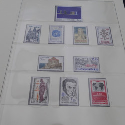 Collection timbres de France neufs 1977-1986 en album Lindner.