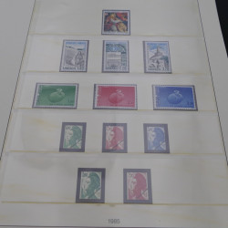 Collection timbres de France neufs 1977-1986 en album Lindner.