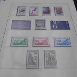 Collection timbres de France neufs 1977-1986 en album Lindner.