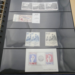 Vrac philatélique de timbres de France et monde en un carton.