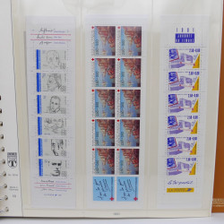 Collection carnets de timbres de France 1963-2011 neufs en 2 albums.