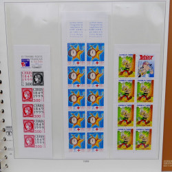 Collection carnets de timbres de France 1963-2011 neufs en 2 albums.