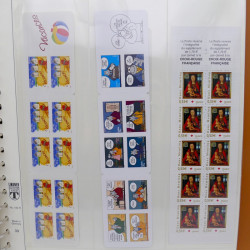 Collection carnets de timbres de France 1963-2011 neufs en 2 albums.