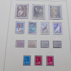 Collection timbres de France 1960-1971 en album Lindner.