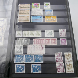 Vrac de timbres de France et monde en un carton.