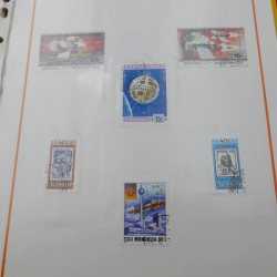 Vrac de timbres de France et monde en un carton.