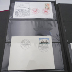 Vrac de timbres de France et monde en un carton.