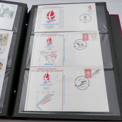 Vrac de timbres de France et monde en un carton.