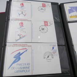 Vrac de timbres de France et monde en un carton.