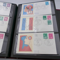 Vrac de timbres de France et monde en un carton.