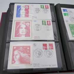 Vrac de timbres de France et monde en un carton.