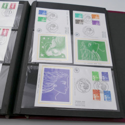 Vrac de timbres de France et monde en un carton.