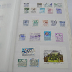 Vrac de timbres de France et monde en un carton.