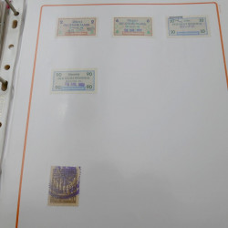 Vrac de timbres de France et monde en un carton.