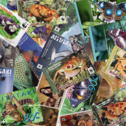 Aitutaki 25 timbres de collection tous différents.