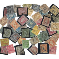 50 timbres de France classiques dentelés tous différents.