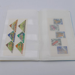 Vrac philatélique de timbres du monde en un carton.