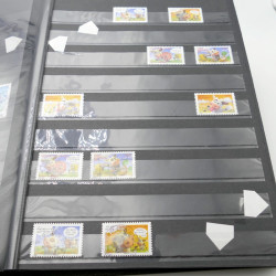 Vrac massif de timbres France et monde en 1 carton.