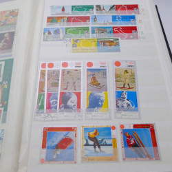 Vrac massif de timbres France et monde en 1 carton.