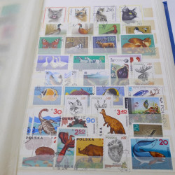 Vrac massif de timbres France et monde en 1 carton.