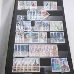 Vrac massif de timbres France et monde en 1 carton.