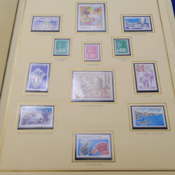 Collection timbres de France 1969-1980 complet neuf**  en album présidence.