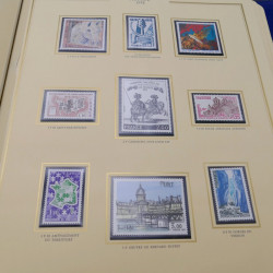 Collection timbres de France 1969-1980 complet neuf**  en album présidence.