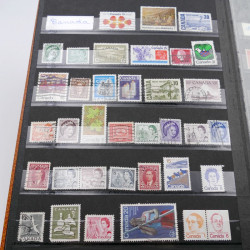 Vrac massif de timbres du monde en 1 carton.