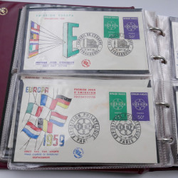 Vrac massif de timbres du monde en 1 carton.