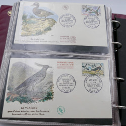 Vrac massif de timbres du monde en 1 carton.