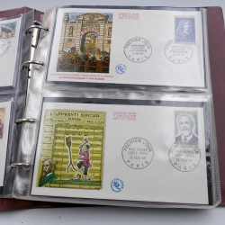 Vrac massif de timbres du monde en 1 carton.