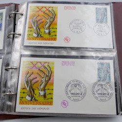 Vrac massif de timbres du monde en 1 carton.