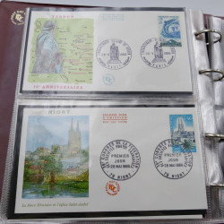 Vrac massif de timbres du monde en 1 carton.