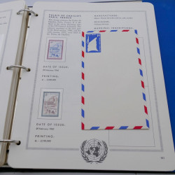 Vrac massif de timbres du monde en 1 carton.