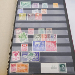 Vrac massif de timbres du monde en 1 carton.