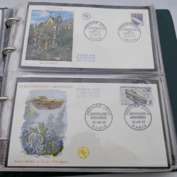 Vrac massif de timbres du monde en 1 carton.