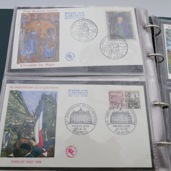 Vrac massif de timbres du monde en 1 carton.