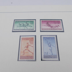 Vrac massif de timbres du monde en 1 carton.