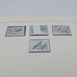 Vrac massif de timbres du monde en 1 carton.