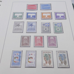 Collection timbres d'Europa 1956-1977 complet en 2 albums Safe.