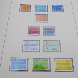 Collection timbres d'Europa 1956-1977 complet en 2 albums Safe.